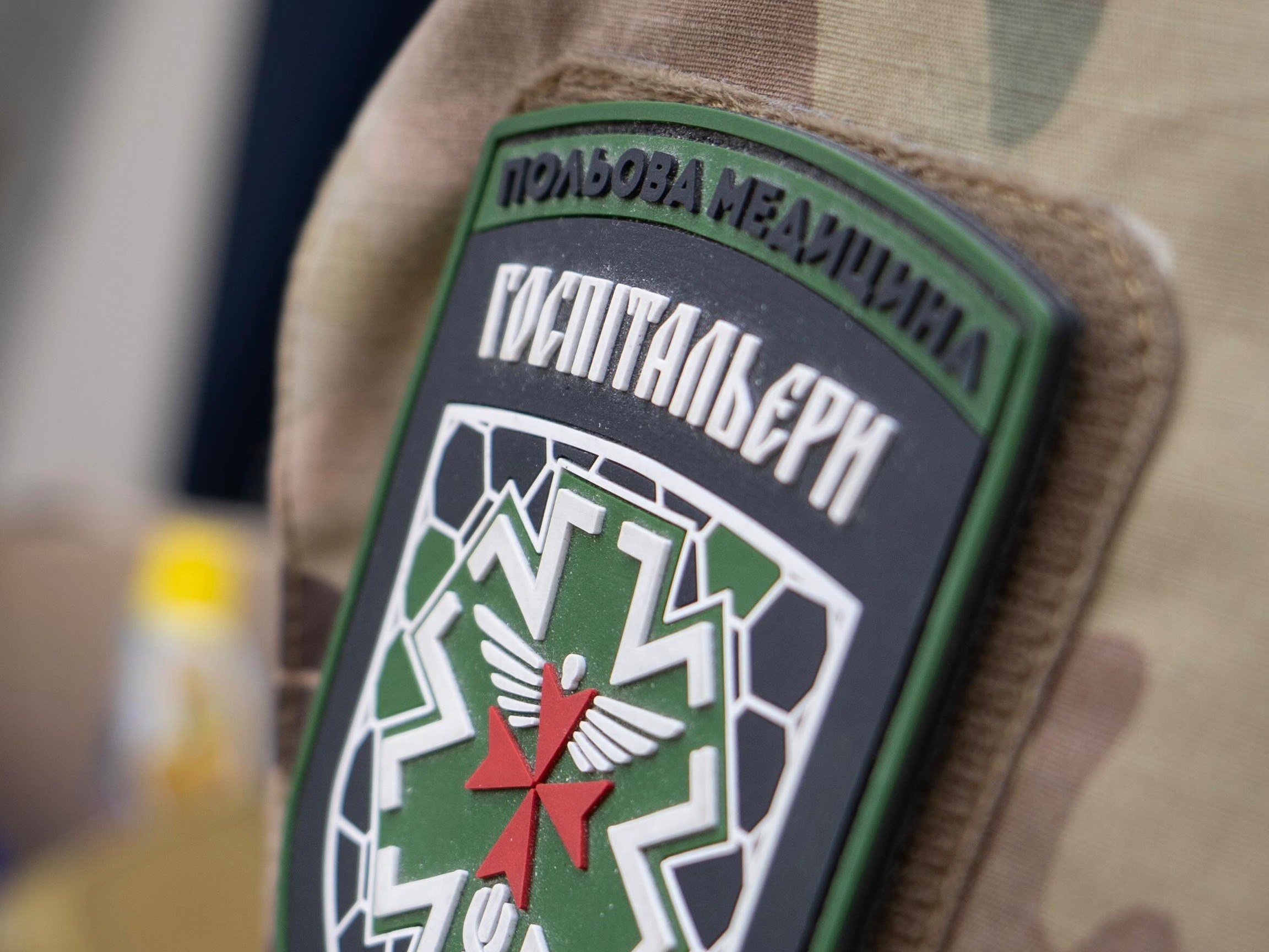 OperationAid och OneMed levererar medicinsk utrustning till Hospitallers i Ukraina – en frontnära organisation som utbildar volontärer i taktisk sjukvård.