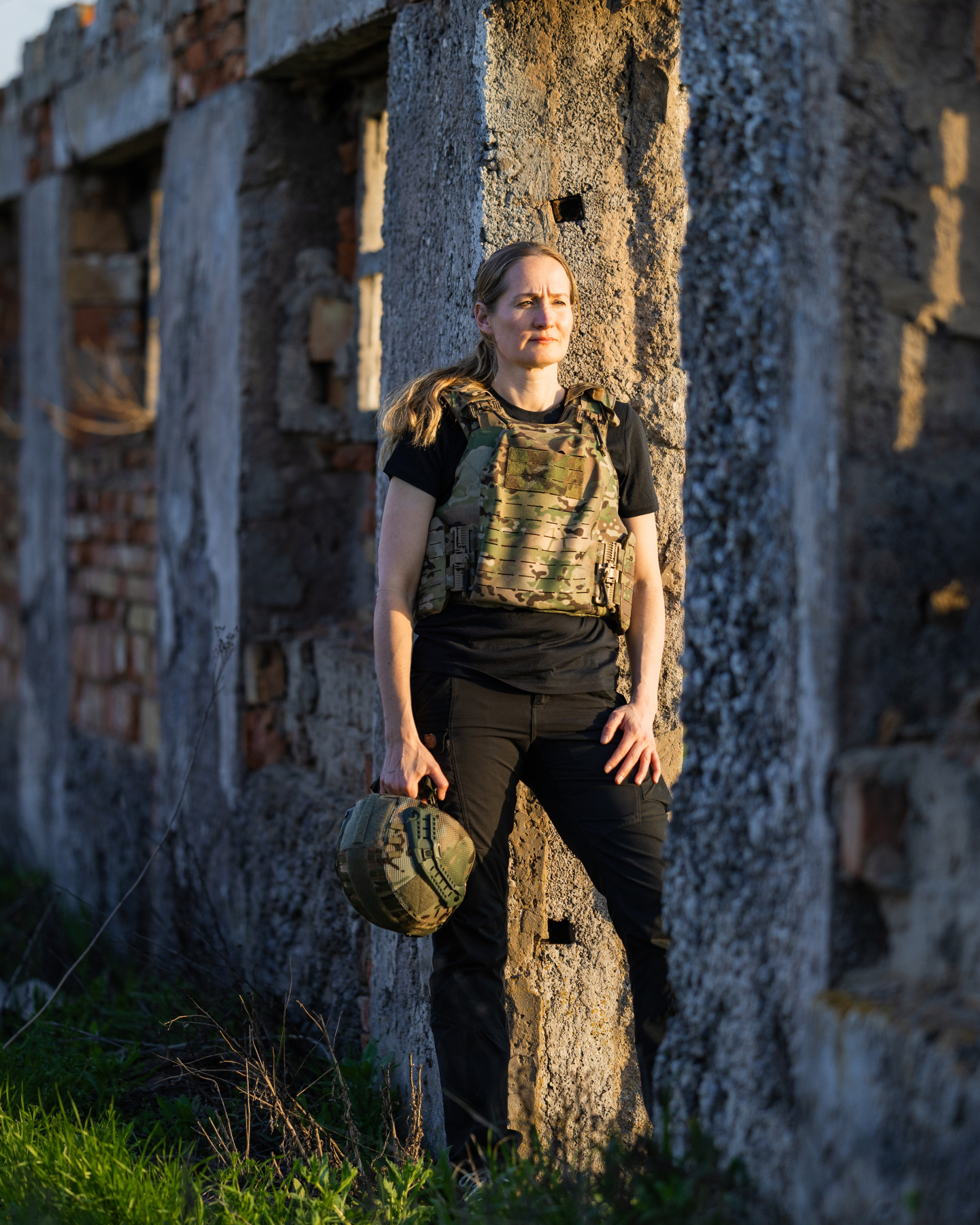 Elly Reinolds från OperationAid talar på Women In Charge på Blique by Nobis i Stockholm 6 maj — om kvinnligt ledarskap i kris och krig.